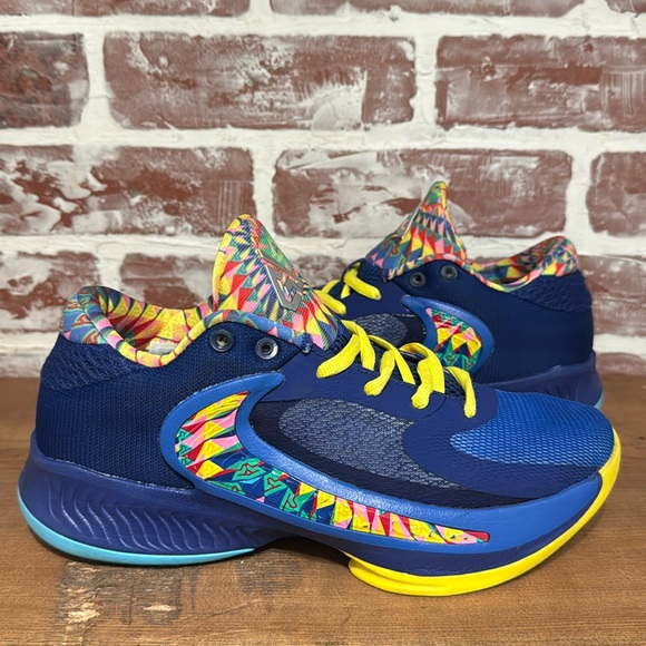 Nike Freak 4 SE Basketball Shoes Youth Sz 6Y - Picture 2 of 10